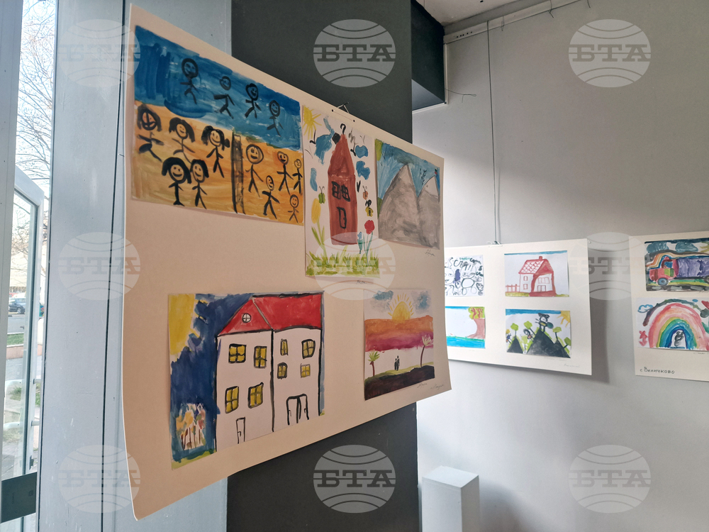 Пазарджик - детски рисунки - изложба