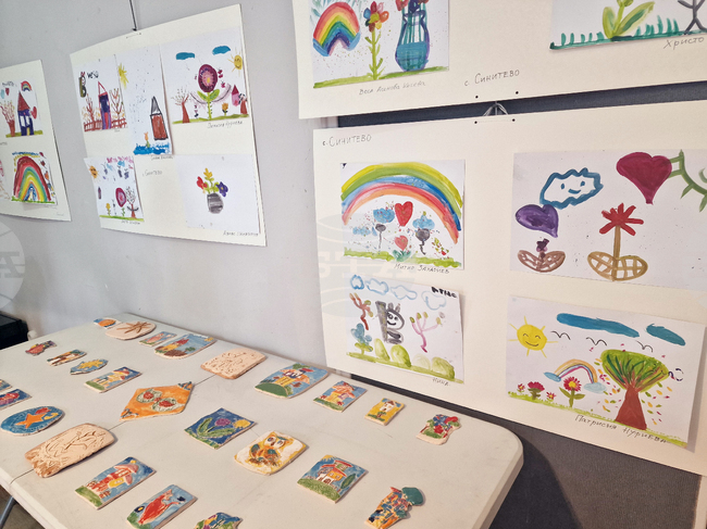 Пазарджик - детски рисунки - изложба