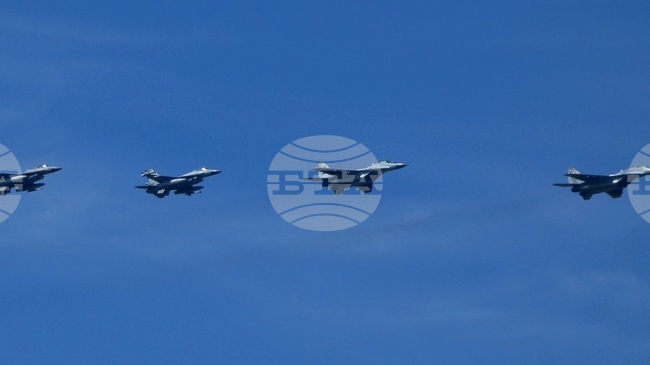 Български изтребители МиГ-29 и гръцки F-16 проведоха съвместни тренировъчни полети
