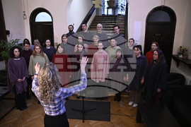 Изложба „Първите жени в Софийския университет“ - представяне