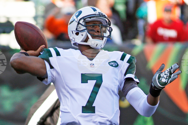 Jets Geno Smith Returns Football