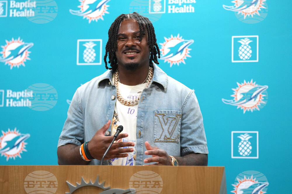 Dolphins Willis Football