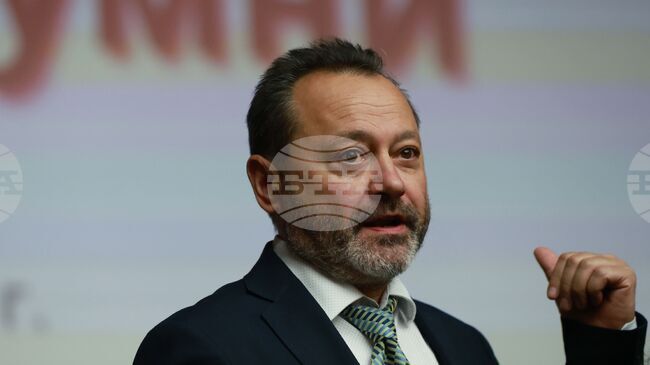 При изпълнението на общинската инвестиционна програма има примери както за добро администриране, така и за политически намеси, съобщи служебният регионален министър Найденов