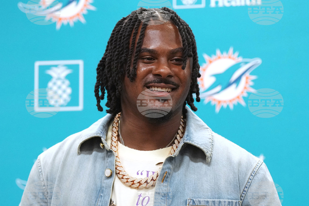 Dolphins Willis Football