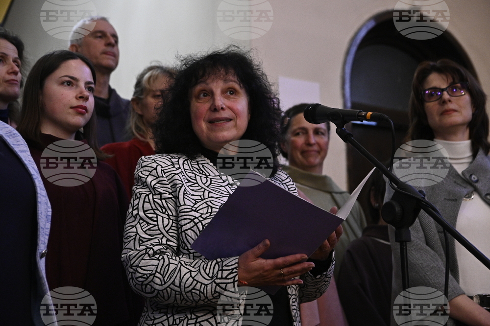 Изложба „Първите жени в Софийския университет“ - представяне