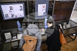 Изложба „Първите жени в Софийския университет“ - представяне