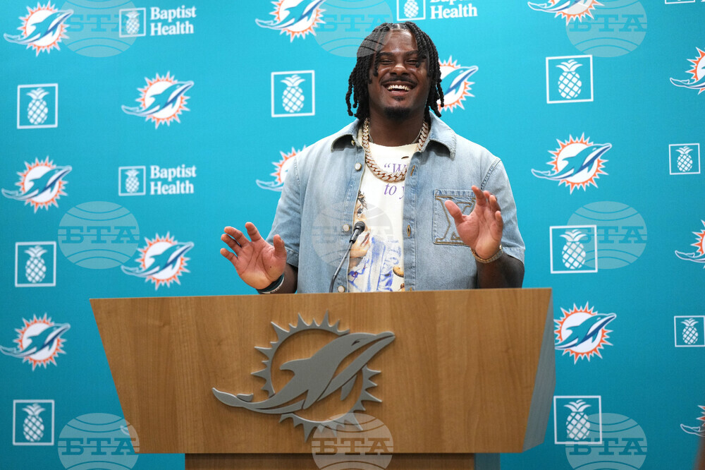 Dolphins Willis Football