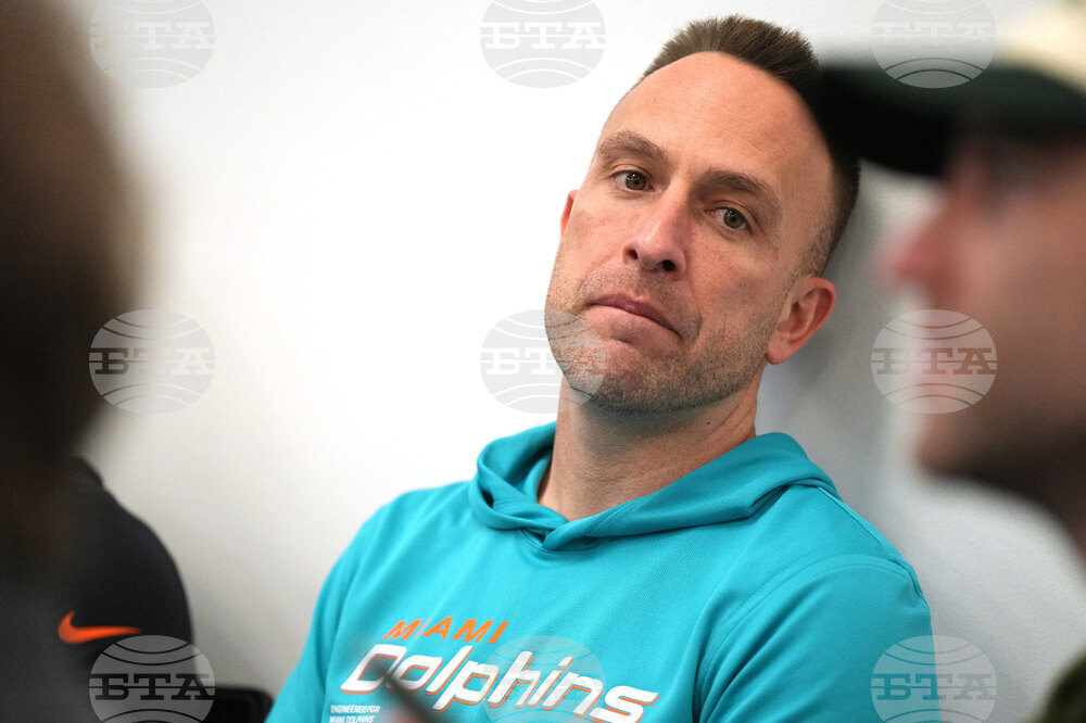 Dolphins Willis Football