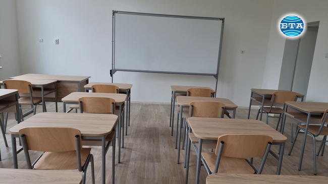 Езиковата гимназия в Ловеч ще посрещне своя празник с ново учебно крило