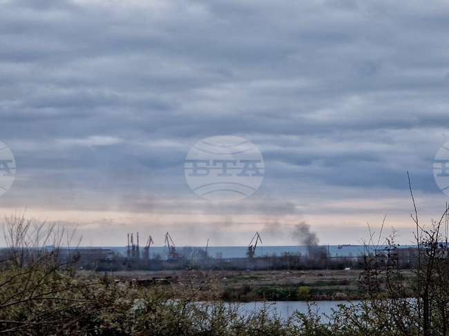 Бургас - пожар в корабостроителница