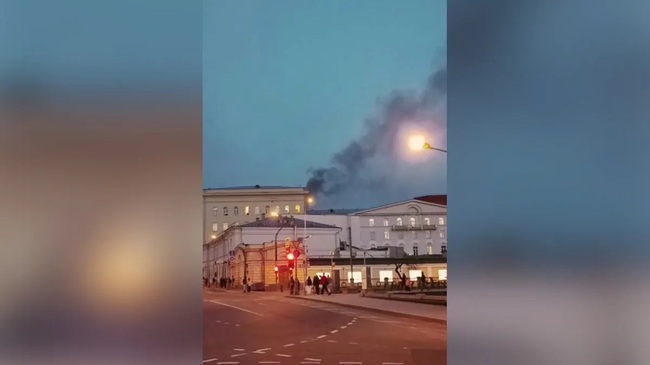 Пожарът, избухнал в една от сградите на руското министерство на отбраната в Москва, вече е потушен