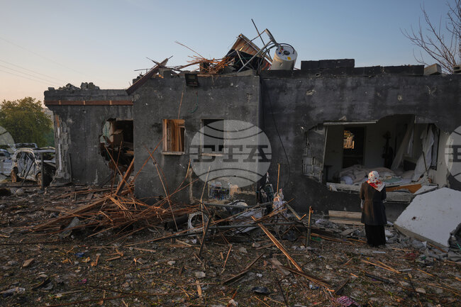 Близо 60 души бяха ранени при иранска ракетна атака срещу Израел
