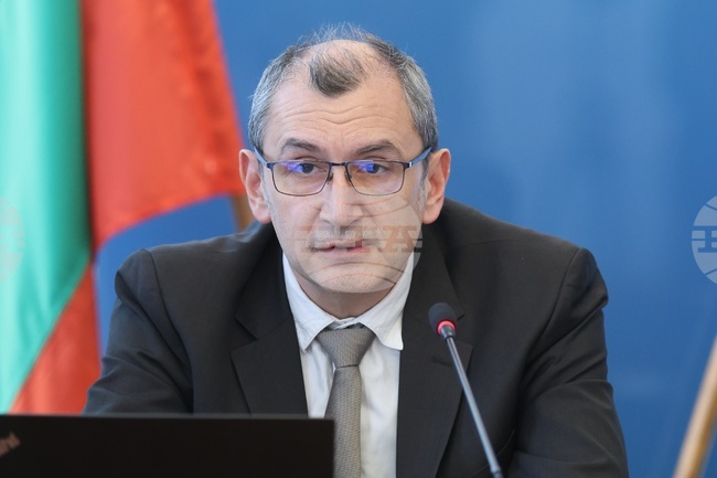 Health Minister: Recovery and Resilience Plan Is Misused by Handful of Oligarchs