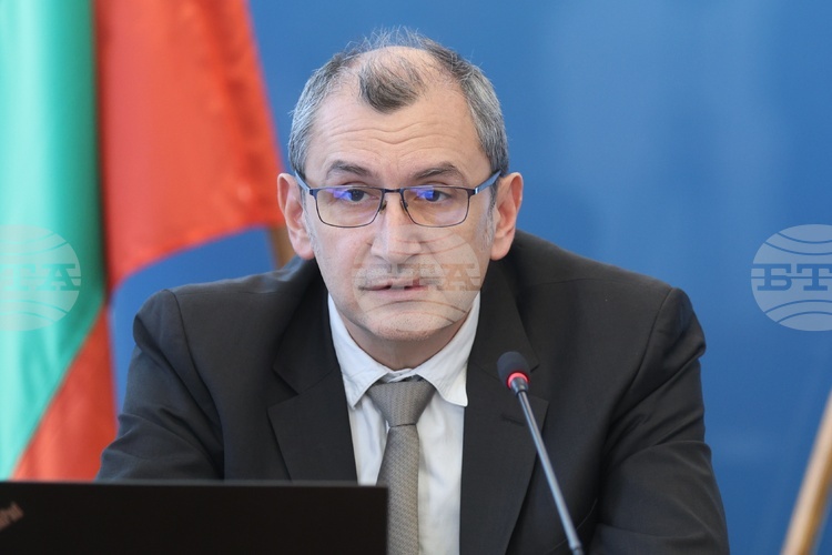 Health Minister: Recovery and Resilience Plan Is Misused by Handful of Oligarchs