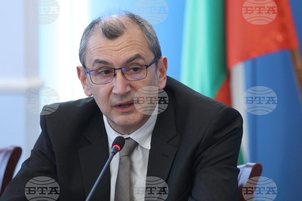 Change in Financing of Medical Services Is Possible Solution to System's Problems - Minister Okoliyski