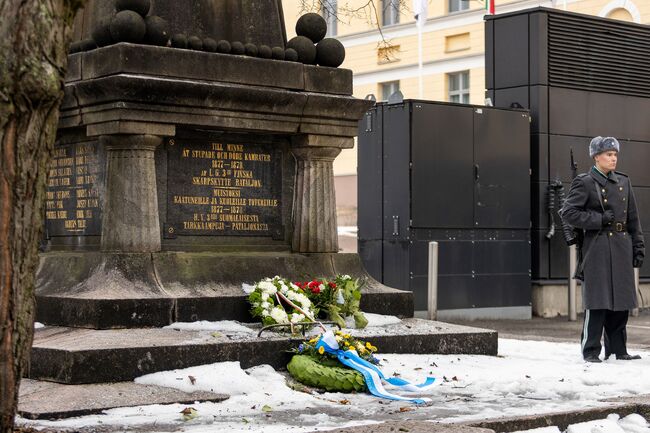 С церемония пред паметника на финландските воини в Хелзинки бе отбелязан националният празник на България