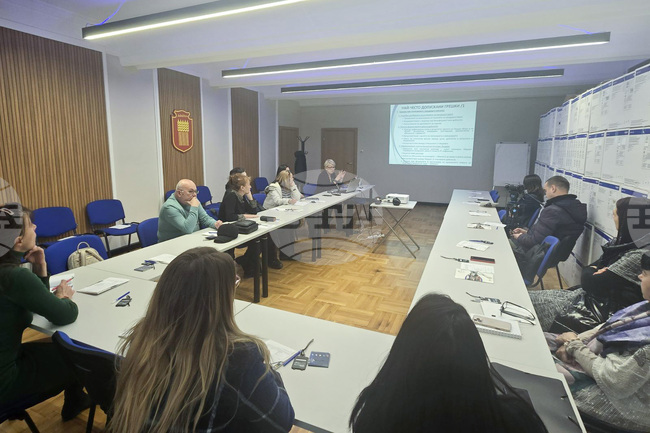 Областен информационен център – Добрич представи на информационна среща проектни възможности за развитие на читалищата в града