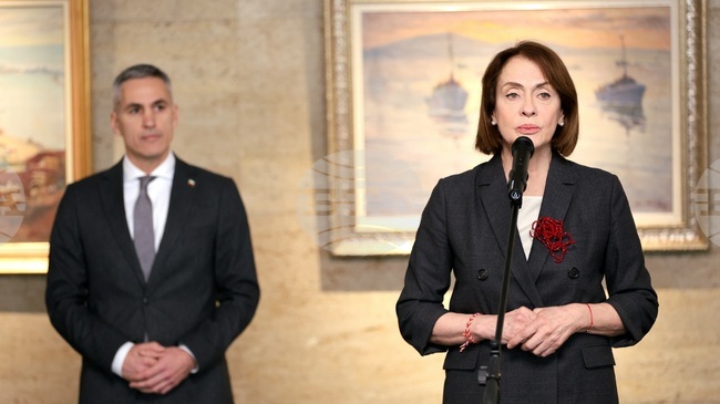 Служебният премиер Андрей Гюров отличи служители на МВнР за приноса им по извеждането на българските граждани в Близкия изток