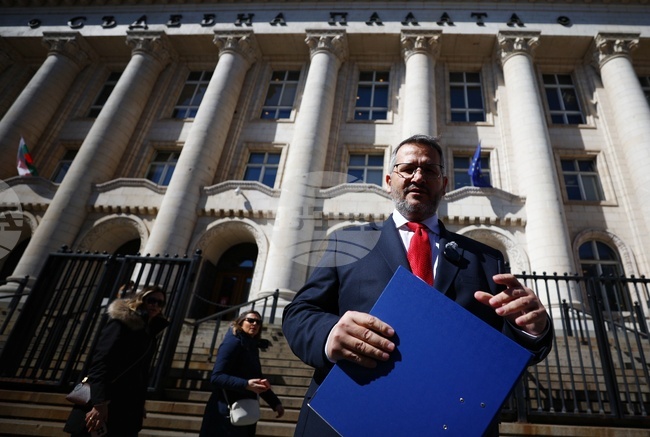 Служебният министър на земеделието и храните Иван Христанов внесе в прокуратурата сигнал за злоупотреба с обществена поръчка за инсинератори