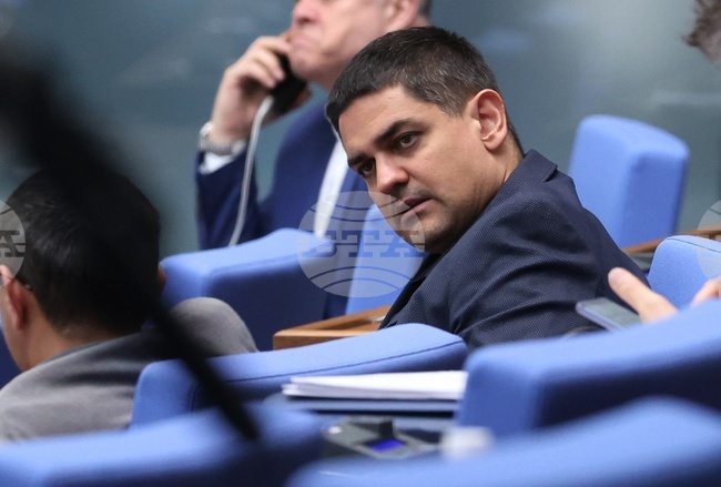 MECh Chair Calls for United CC-DB, Vazrazhdane, MECh, Rumen Radev to Tackle Peevski-Borissov Model