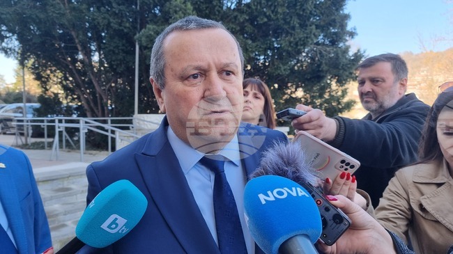 Няма да допуснем в 21. век хлябът на хората да зависи от начина, по който гласуват, каза във Велико Търново служебният министър Хасан Адемов