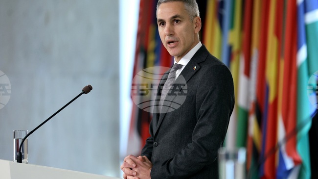 Ако такова решение бъде прието, ще сезираме Конституционния съд, каза премиерът Андрей Гюров относно ратификацията за Борда за мир