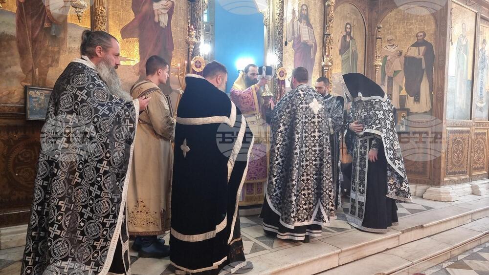 Дупница - патриарх Даниил - литургия