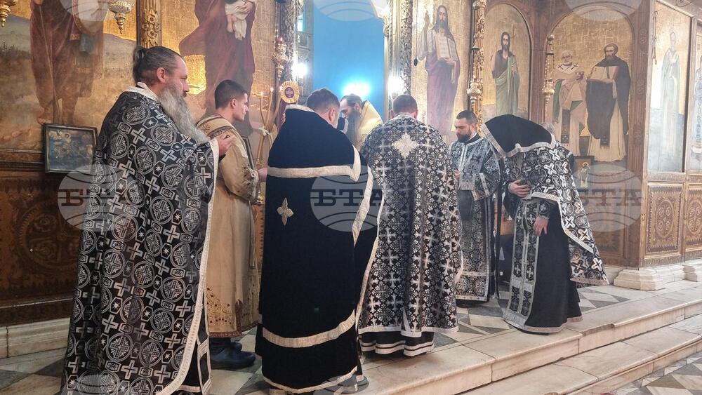 Дупница - патриарх Даниил - литургия