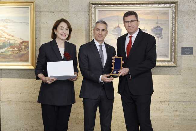 Премиерът Андрей Гюров поздрави МВнР: България е първа в ЕС по евакуирани от ОАЕ