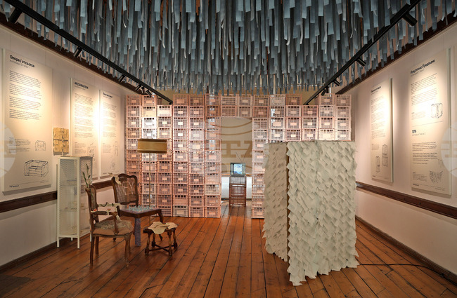 Варненски дизайнери превръщат рециклирани предмети в изкуство с послание