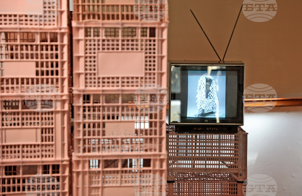 Варна - „РЕ-ГЕНЕРАЦИЯ: Културна рециклирана реалност (КРР)“ - изложба