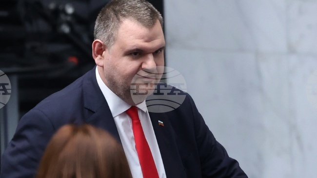 Лидерът на ДПС Делян Пеевски благодари на избирателите си след края на изборния ден