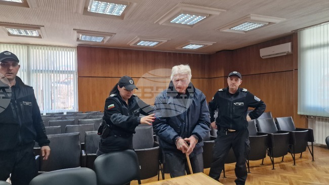 Мъж с близо 30 присъди е задържан за кражба на пари от параклиса в болницата в Смолян