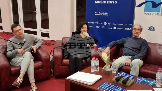 Маестро Емил Табаков, оперната певица Красимира Стоянова и Фестивалният оркестър на Русе откриват фестивала "Мартенски музикални дни"