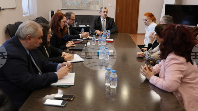 Предизвикателствата в сферата на здравеопазването обсъдиха доц. Михаил Околийски и представители на медицинската федерация към КТ "Подкрепа“