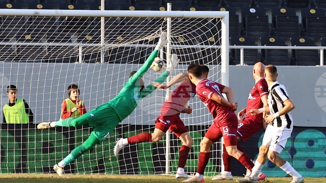 Локомотив (Пловдив) надви Септември в първи мач от 26-ия кръг на българското първенство по футбол