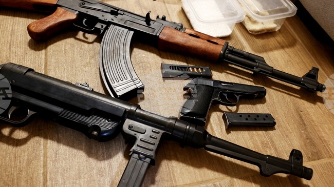 Косовската полиция е открила оръжия и боеприпаси в необитаеми къщи в Зубин поток, Северно Косово