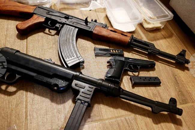 Косовската полиция е открила оръжия и боеприпаси в необитаеми къщи в Зубин поток, Северно Косово