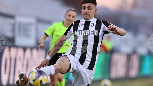 Локомотив (Пловдив) се наложи над Ботев (Враца) в добавеното време