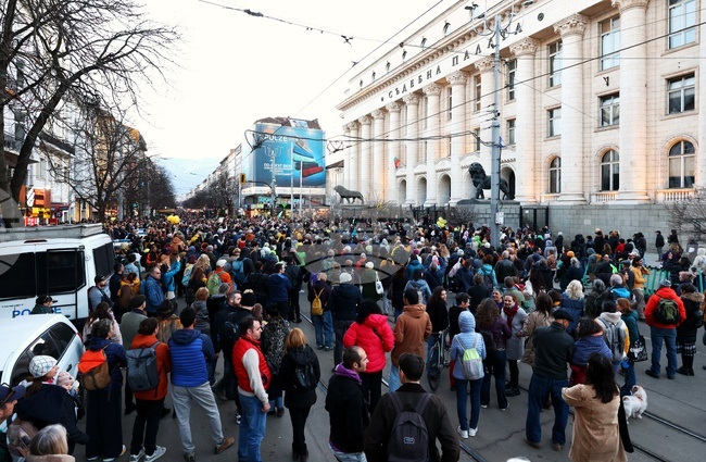 Съдебна палата - протест - Петрохан и Околчица