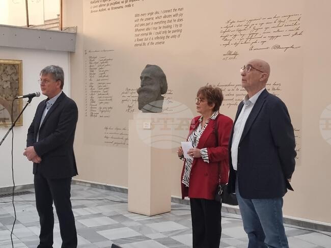 Галерията в Кюстендил закри изложбата на художника и скулптор Петър Рамаданов с премиера на документален филм за твореца