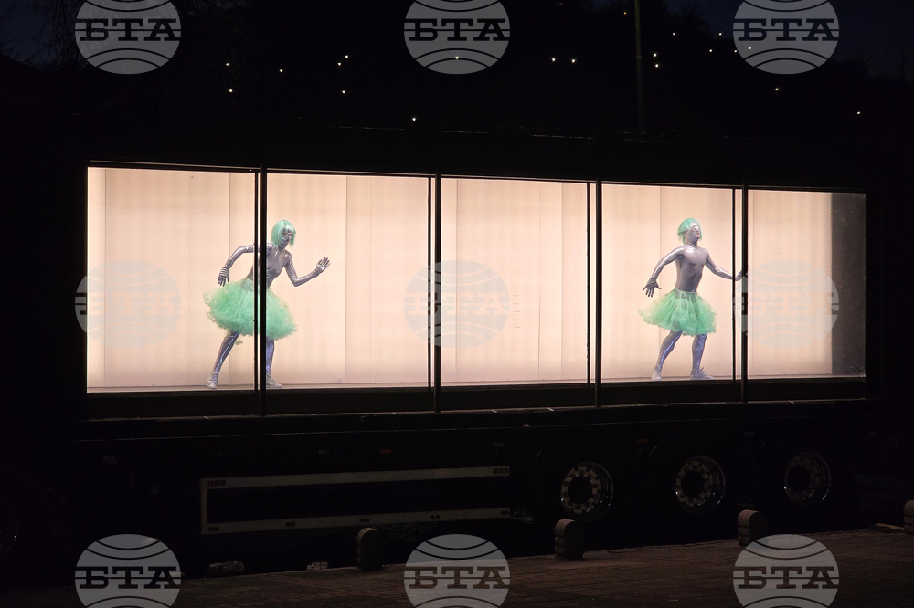 Пловдив - Future cargo - спектакъл на открито