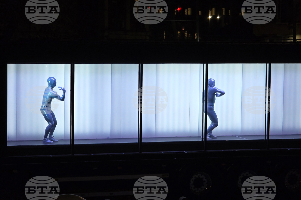 Пловдив - Future cargo - спектакъл на открито