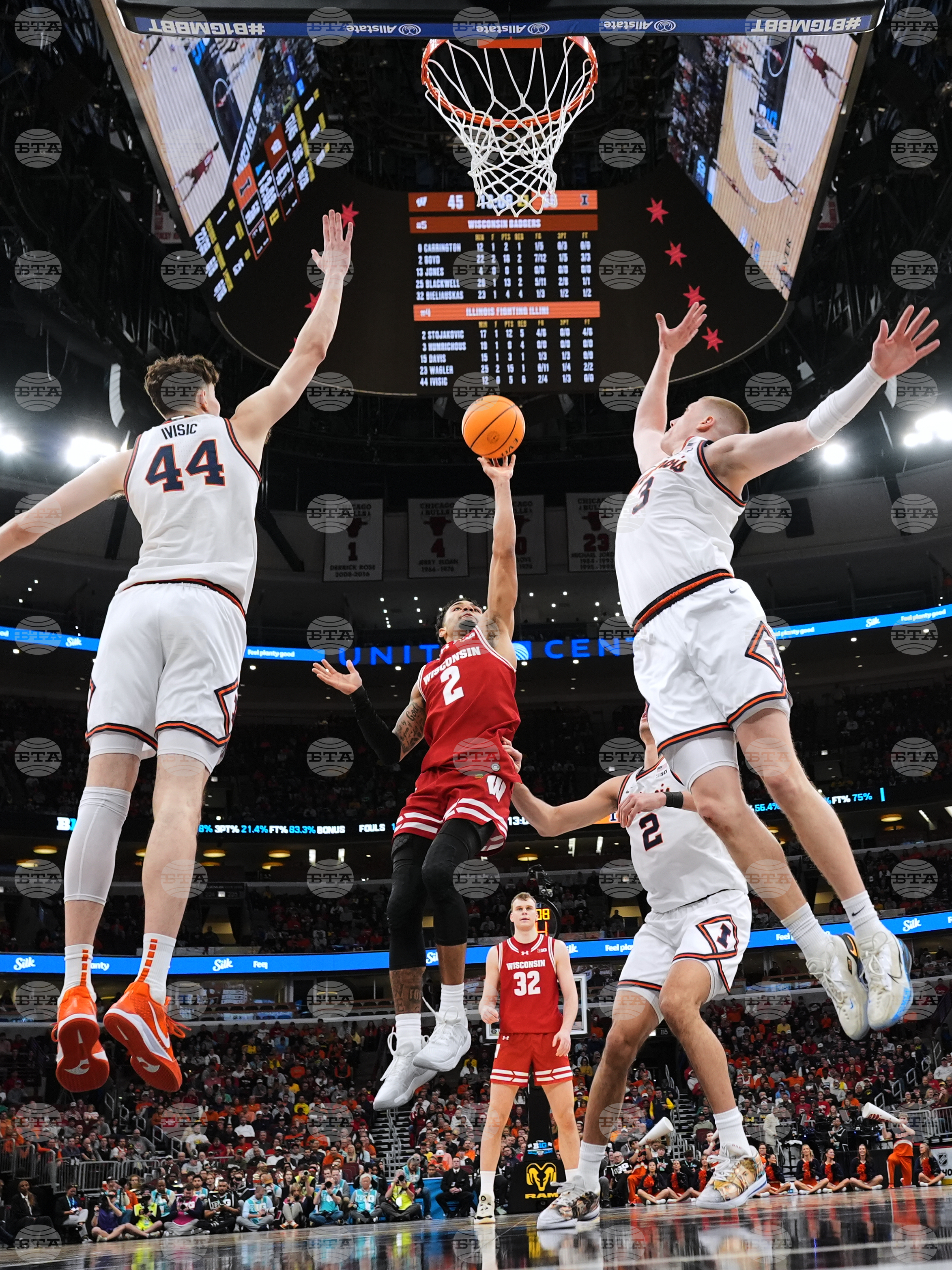 B10 Illinois Wisconsin Basketball