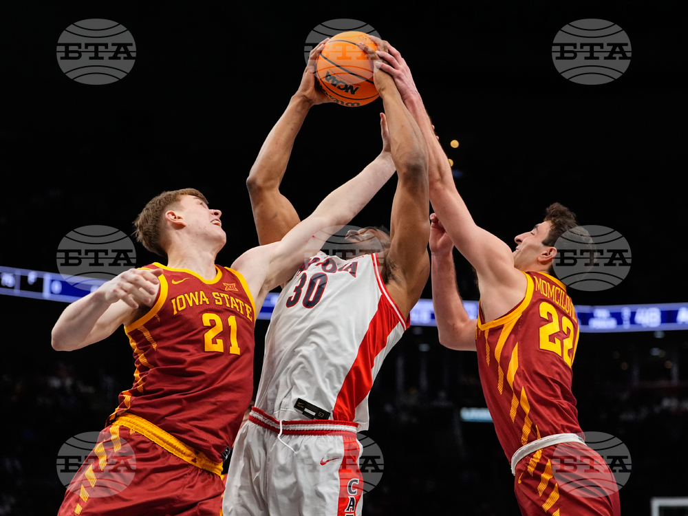 APTOPIX B12 Iowa St Arizona Basketball