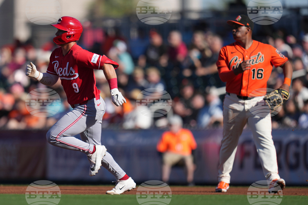 Reds Giants Spring Baseball