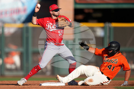 Reds Giants Spring Baseball