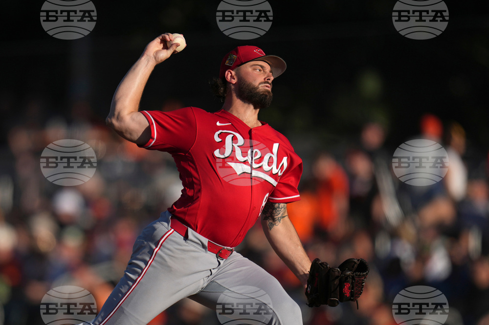 Reds Giants Spring Baseball