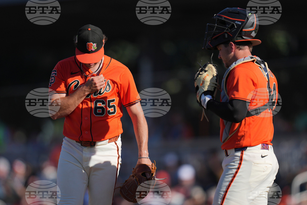 Reds Giants Spring Baseball