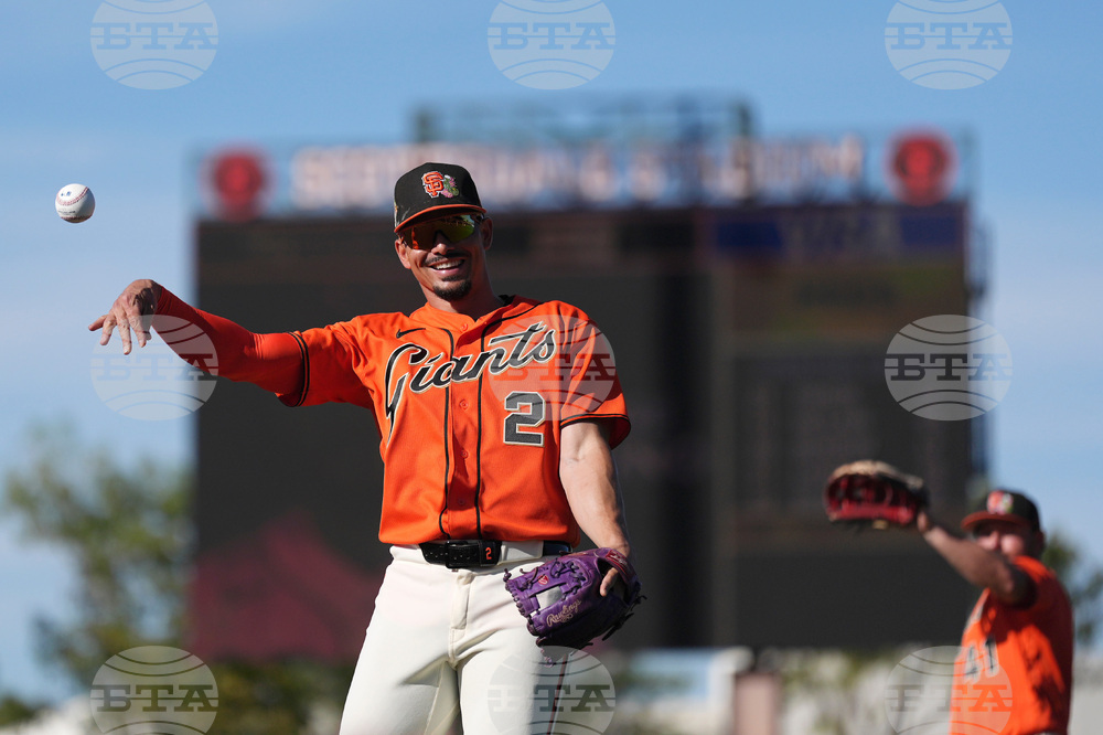 Reds Giants Spring Baseball